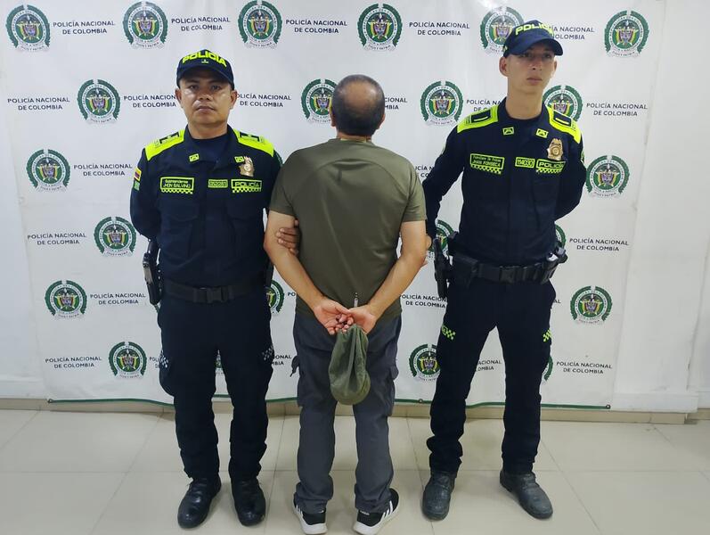 La Policía Nacional en el Amazonas capturó a un ciudadano requerido por actos sexuales con menor de 14 años agravado La Policía Nacional en el Amazonas capturó a un ciudadano requerido por actos sexuales con menor de 14 años agravado