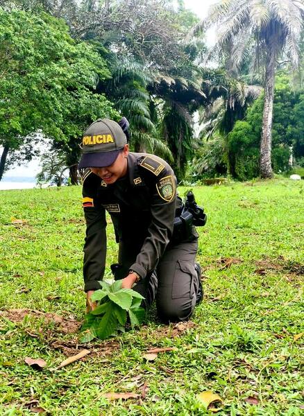 Nuestros policías reafirman su compromiso con la seguridad y la protección ambiental en el Amazonas
