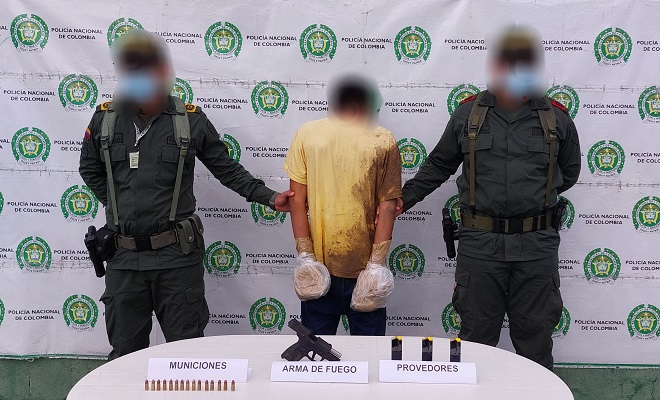 EN ENFRENTAMIENTO CON POLICÍAS FUE APREHENDIDO BRASILERO QUE ATENTÓ CONTRA DOS PERSONAS EN LETICIA EN ENFRENTAMIENTO CON POLICÍAS FUE APREHENDIDO BRASILERO QUE ATENTÓ CONTRA DOS PERSONAS EN LETICIA
