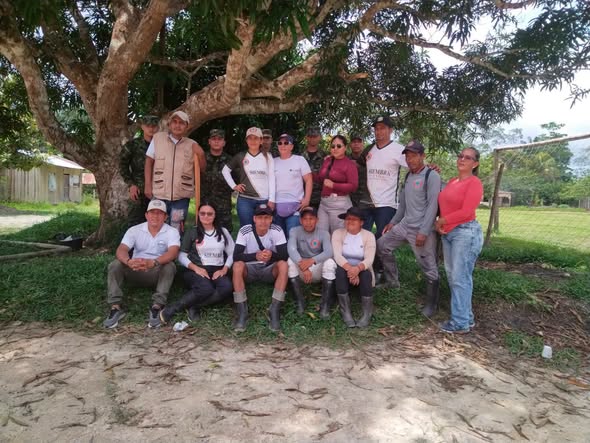 600 PLÁNTULAS POR LA CONSERVACIÓN DE LA VIDA EN EL AMAZONAS 600 PLÁNTULAS POR LA CONSERVACIÓN DE LA VIDA EN EL AMAZONAS