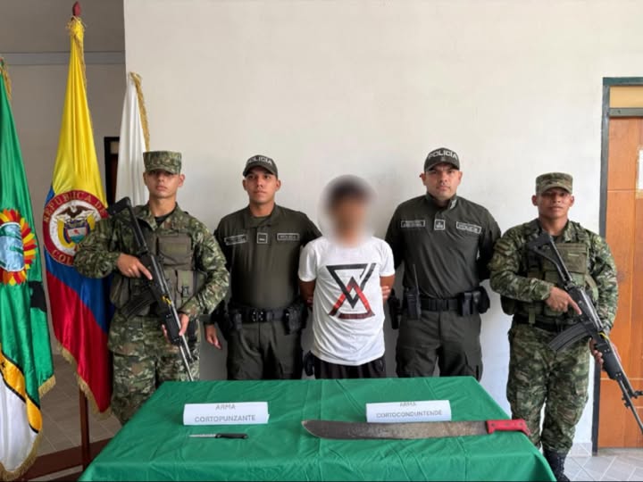 Puerto Nariño, Amazonas – Policía Nacional captura a hombre que lesionó con arma cortopunzante a una persona