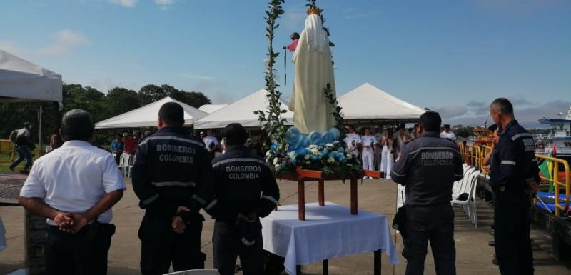 POLICÍA AMAZONAS ENCABEZÓ DESFILE EN EL DÍA DE LA VIRGEN DEL CARMEN 