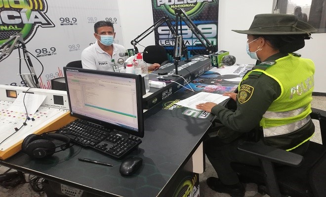 DIFUNDIMOS TEMAS CONTRA LA DEFORESTACIÓN AMAZÓNICA EN LA RADIO POLICÍA LETICIA 98.9 FM DIFUNDIMOS TEMAS CONTRA LA DEFORESTACIÓN AMAZÓNICA EN LA RADIO POLICÍA LETICIA 98.9 FM