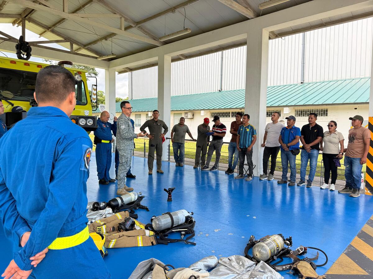 Funcionarios del Hospital de Leticia conocieron las capacidades aeroespaciales del Amazonas Funcionarios del Hospital de Leticia conocieron las capacidades aeroespaciales del Amazonas
