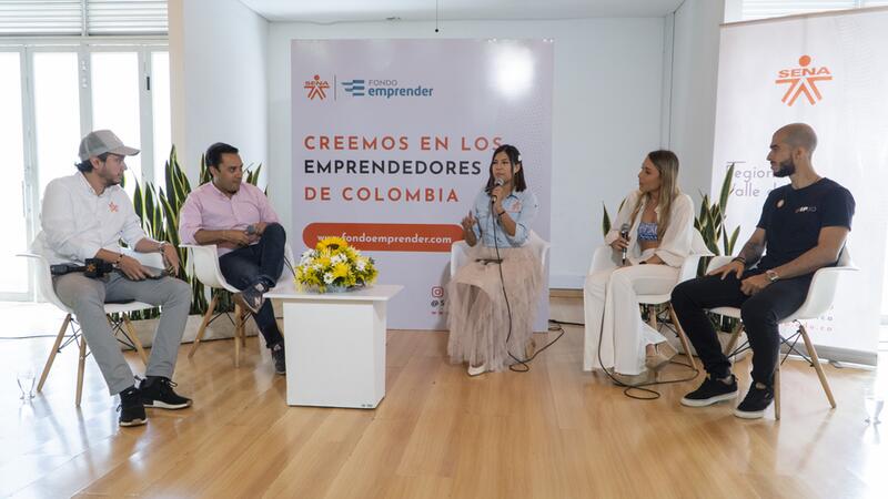 Team jóvenes emprendedores: $10 mil millones para impulsar su creatividad e ideas de negocio Team jóvenes emprendedores: $10 mil millones para impulsar su creatividad e ideas de negocio