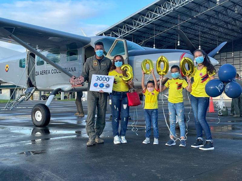 Suboficial de su Fuerza Aérea celebra el mes del padre con 3.000 horas de vuelo al servicio de la patria