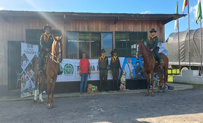 DE LA FAMILIA POLICIAL A UN HOGAR CON EL MISMO CARIÑO DE LA FAMILIA POLICIAL A UN HOGAR CON EL MISMO CARIÑO