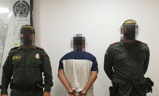 POLICÍA CAPTURA UN HOMBRE CUANDO HURTABA MOTO EN LETICIA POLICÍA CAPTURA UN HOMBRE CUANDO HURTABA MOTO EN LETICIA