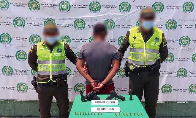 ACCIONES CONTUNDENTES PERMITIERON LA CAPTURA DE UN SUJETO QUE PORTABA DOS ARMAS DE FUEGO EN LETICIA ACCIONES CONTUNDENTES PERMITIERON LA CAPTURA DE UN SUJETO QUE PORTABA DOS ARMAS DE FUEGO EN LETICIA