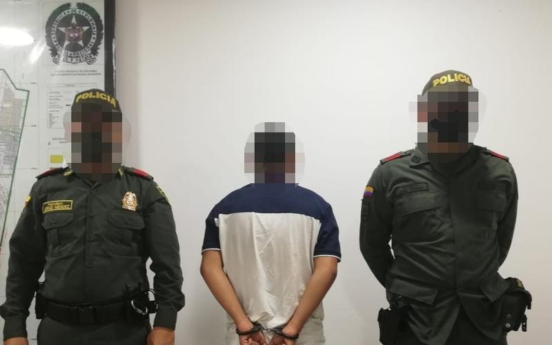 POLICÍA CAPTURA EN FLAGRANCIA A SUJETO QUE PORTABA ARMA DE FUEGO POLICÍA CAPTURA EN FLAGRANCIA A SUJETO QUE PORTABA ARMA DE FUEGO
