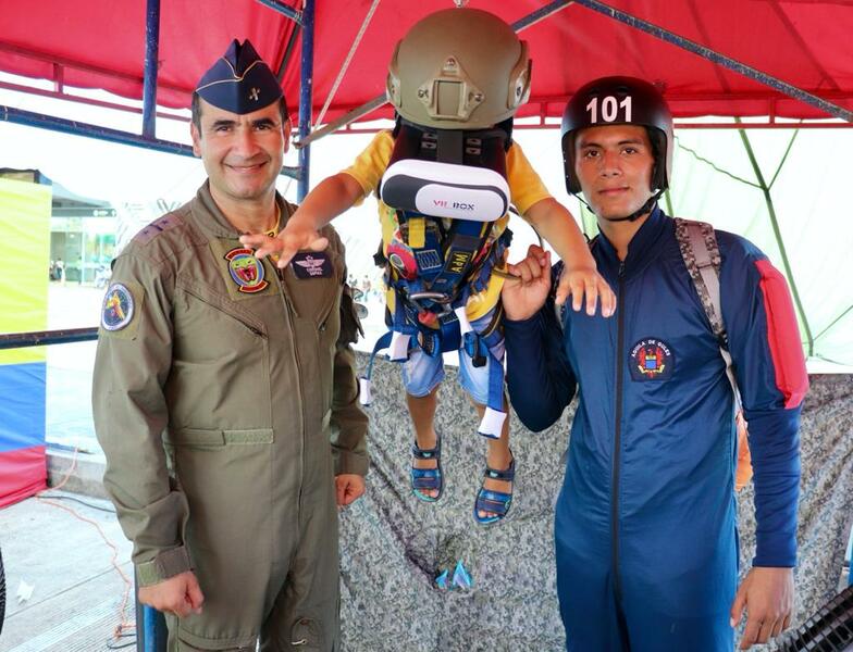 Homenaje a la niñez fue apoyado por su Fuerza Aérea en el Amazonas