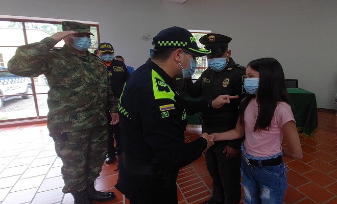 ES UN HONOR SER POLICÍA ES UN HONOR SER POLICÍA