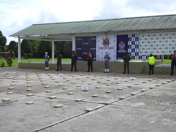 EN EL MARCO DEL PLAN 100 CONTRA EL MICROTRÁFICO, EFECTUAMOS OPERATIVO EN EL CORREGIMIENTO DE LA PEDRERA - AMAZONAS. EN EL MARCO DEL PLAN 100 CONTRA EL MICROTRÁFICO, EFECTUAMOS OPERATIVO EN EL CORREGIMIENTO DE LA PEDRERA - AMAZONAS.