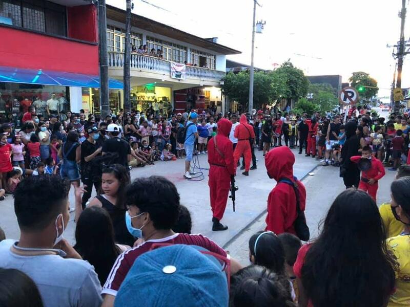 Fenômeno mundial Round 6 toma conta das ruas de Letícia no Halloween 