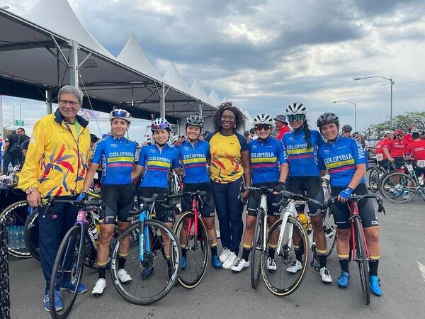 Ministra Urrutia felicitó a la selección Colombia femenina de ciclismo