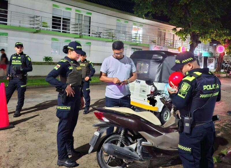 LA POLICÍA NACIONAL REALIZA PUESTOS DE CONTROL EN LETICIA AMAZONAS