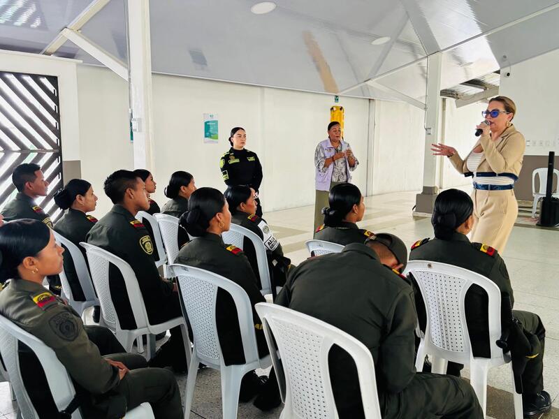 La Policía Nacional en el Amazonas fortalece la prevención de la violencia contra la mujer con apoyo de la Secretaría de Desarrollo Social La Policía Nacional en el Amazonas fortalece la prevención de la violencia contra la mujer con apoyo de la Secretaría de Desarrollo Social