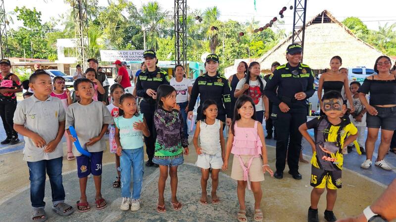 La Policía Nacional lidera jornada de integración y bienestar en comunidad indígena del Amazonas