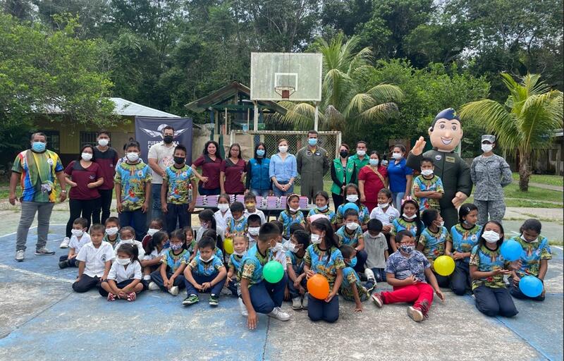 Niños de Leticia, Amazonas son beneficiados con la entrega de donaciones