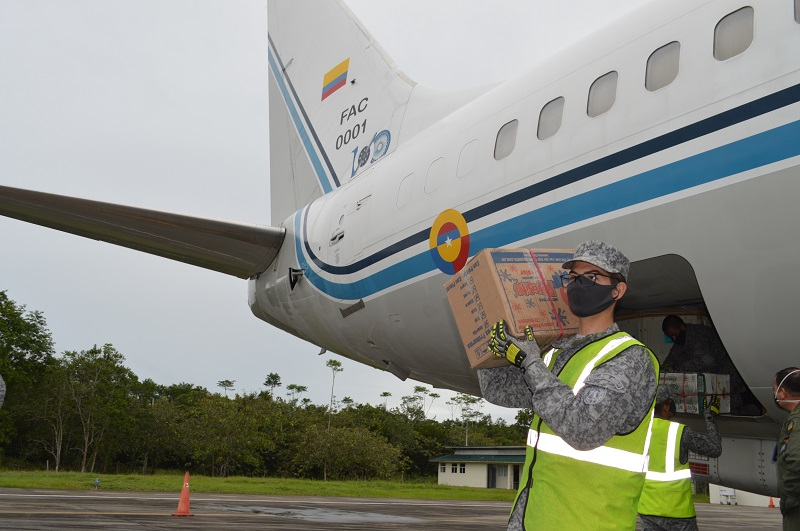 Aviones de su Fuerza Aérea continúan realizando vuelos humanitarios al Amazonas