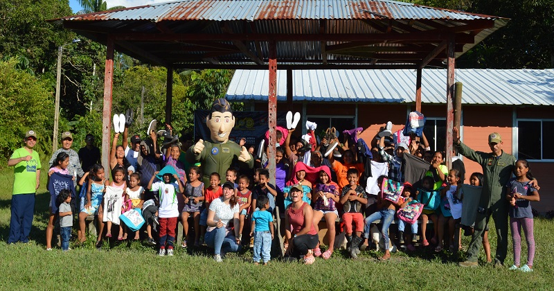 Donación de la Fuerza Aérea Colombiana, benefició a comunidad del barrio San Miguel en Leticia