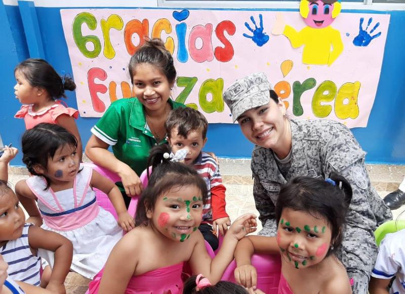 Programa "Plan Corazón Amigo" de la Fuerza Aérea Colombiana benefició a 100 niños en el Amazonas