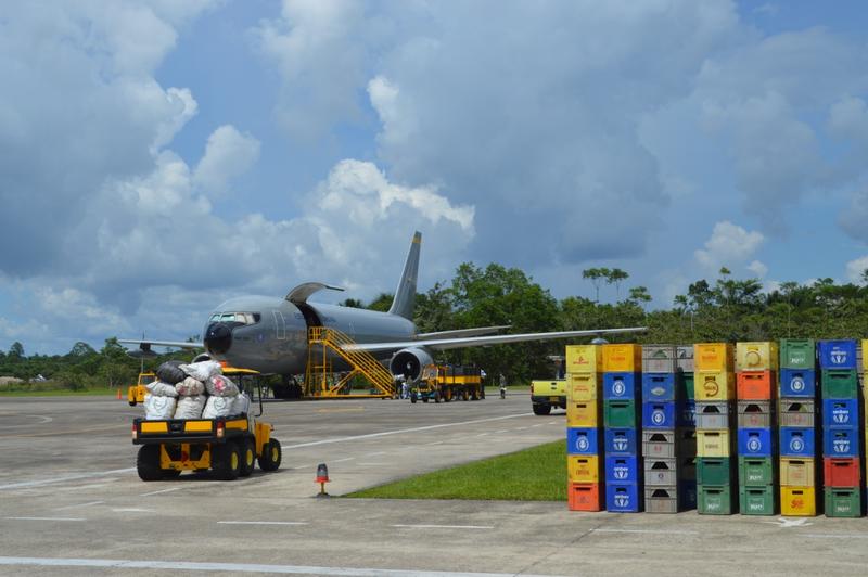 Continúa el transporte de residuos de posconsumo en los aviones de su Fuerza Aérea