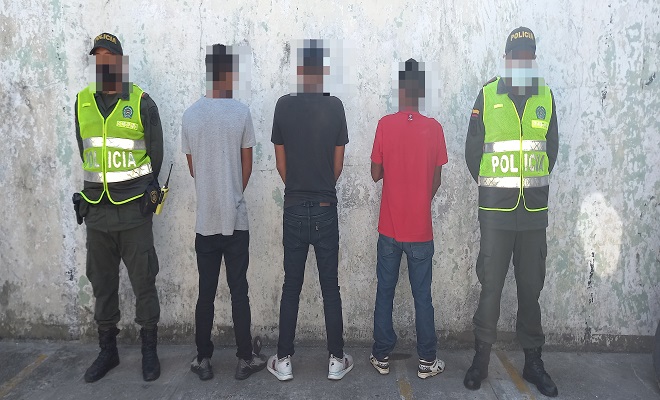 CAPTURAMOS EN FLAGRANCIA A TRES SUJETOS POR EL DELITO DE HURTO CAPTURAMOS EN FLAGRANCIA A TRES SUJETOS POR EL DELITO DE HURTO