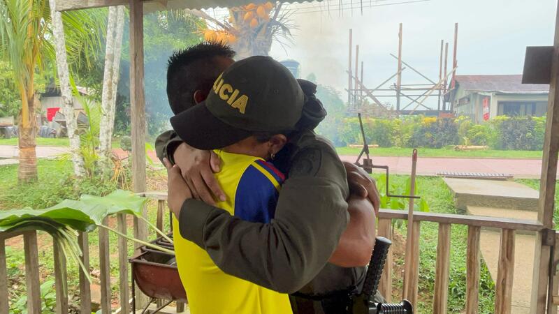 La Policía Nacional en el Departamento del Amazonas rinde homenaje a los padres en su día