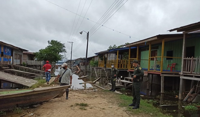 OPERATIVOS CONTRA LA TALA INDISCRIMINADA DE ÁRBOLES EN LETICIA OPERATIVOS CONTRA LA TALA INDISCRIMINADA DE ÁRBOLES EN LETICIA