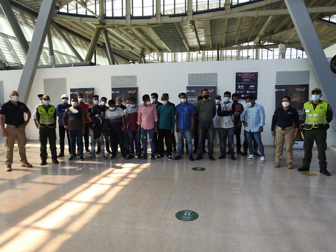 INADMISIÓN DE 35 EXTRANJEROS EN LA CIUDAD DE LETICIA INADMISIÓN DE 35 EXTRANJEROS EN LA CIUDAD DE LETICIA