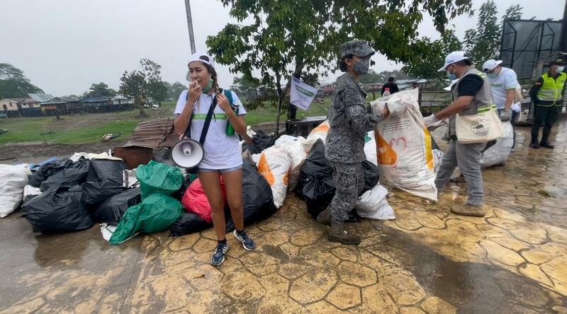 Jornada de recolección de residuos sólidos fue apoyada por su Fuerza Aérea Colombiana en el sur del país