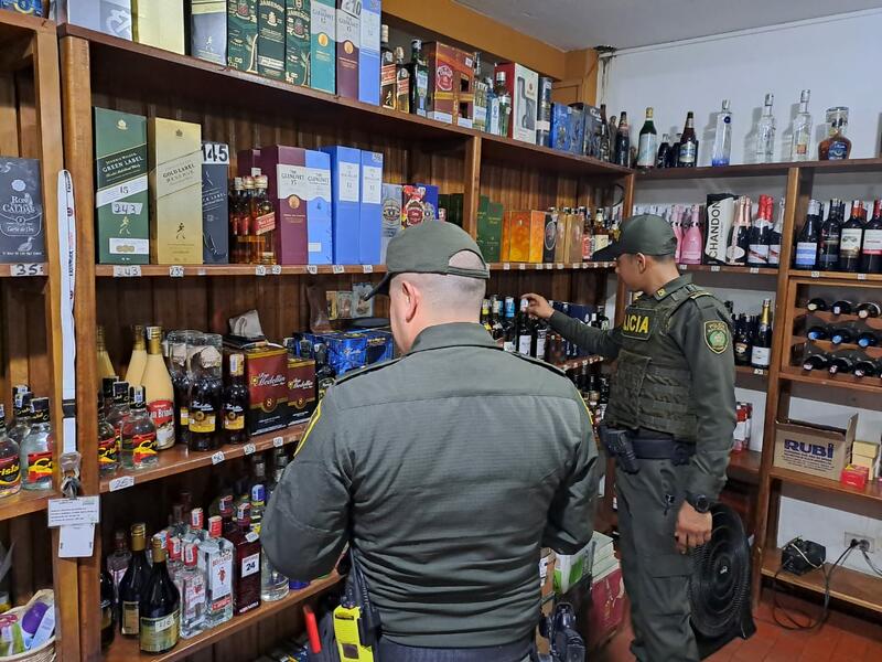 Operativos contra el comercio de licor adulterado
