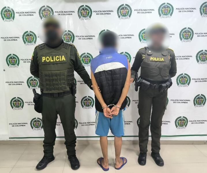 SUJETO QUE HIRIÓ SEVERAMENTE A OTRO CIUDADANO CON ARMA BLANCA, FUE CAPTURADO POR LA POLICÍA EN LETICIA SUJETO QUE HIRIÓ SEVERAMENTE A OTRO CIUDADANO CON ARMA BLANCA, FUE CAPTURADO POR LA POLICÍA EN LETICIA