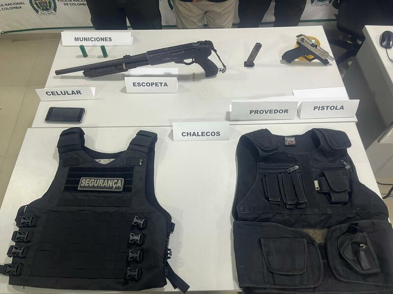 SUJETO FUE SORPRENDIDO CON ARMAS, MUNICIÓN Y CHALECOS MILITARES SUJETO FUE SORPRENDIDO CON ARMAS, MUNICIÓN Y CHALECOS MILITARES