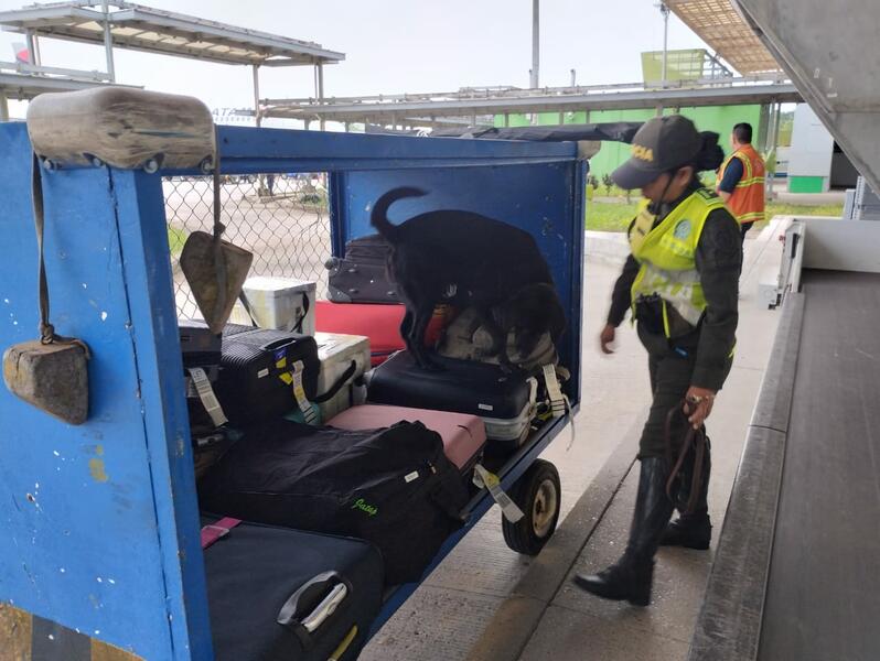 CONTROLES EN EL AEROPUERTO DE LETICIA 