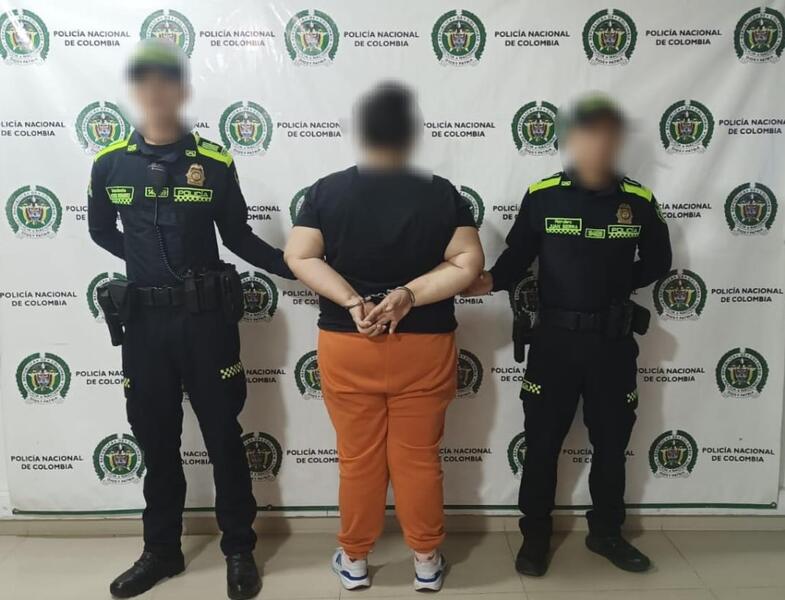 MUJER FUE CAPTURADA POR EL DELITO DE TRÁFICO DE ESTUPEFACIENTES MUJER FUE CAPTURADA POR EL DELITO DE TRÁFICO DE ESTUPEFACIENTES