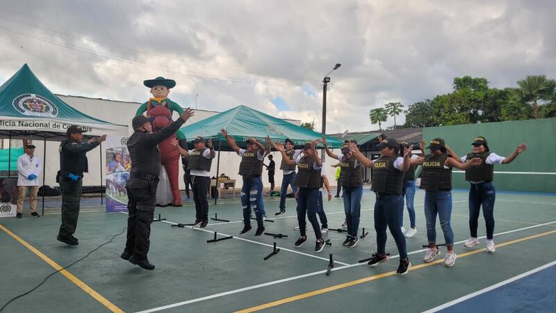 POLICÍA POR UN DÍA POLICÍA POR UN DÍA