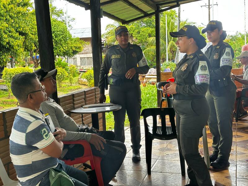 Patrulla púrpura en Puerto nariño 