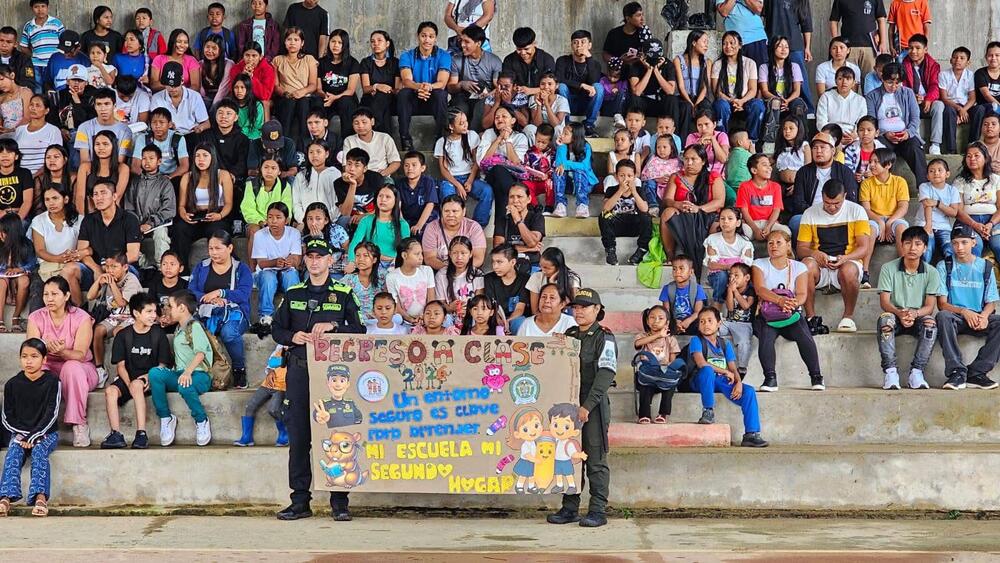 POLICÍA NACIONAL ACOMPAÑA EL REGRESO A CLASES EN PUERTO NARIÑO, AMAZONAS POLICÍA NACIONAL ACOMPAÑA EL REGRESO A CLASES EN PUERTO NARIÑO, AMAZONAS
