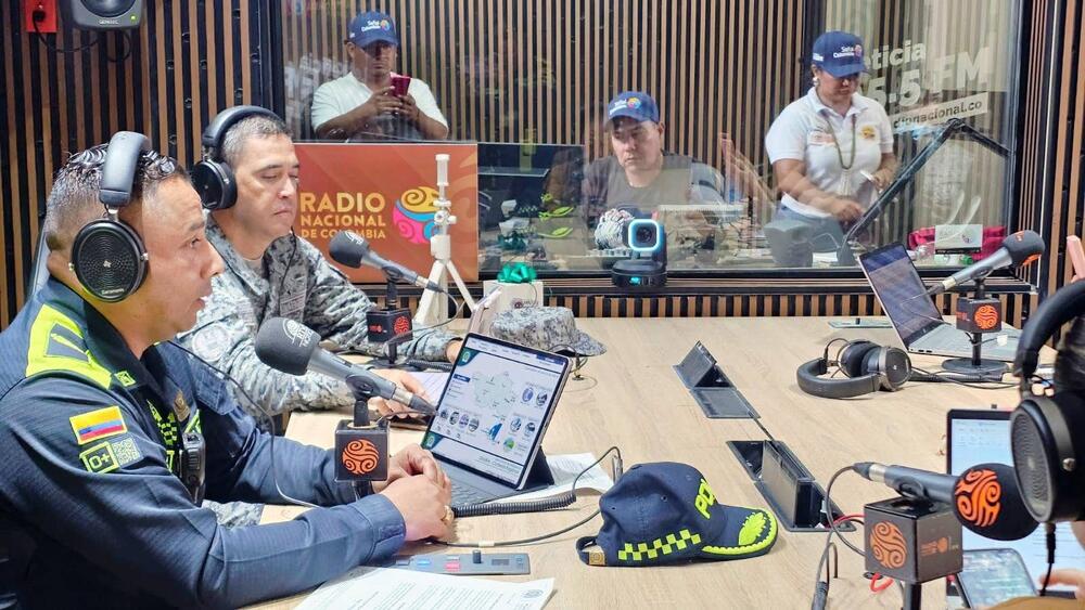 Policía Nacional presentó balance operativo en el espacio radial “Cuéntele al Comandante” por RTVC Leticia 95.5 FM