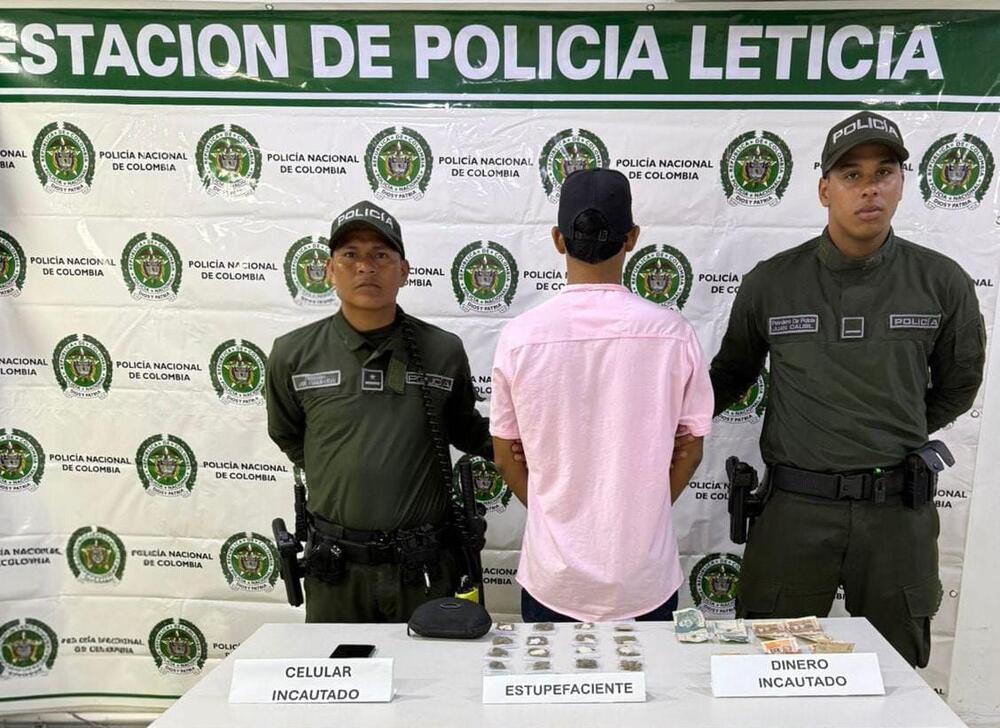 LA POLICÍA EN El AMAZONAS CAPTURAR A CIUDADANO POR TRÁFICO DE ESTUPEFACIENTES EN EL AMAZONAS