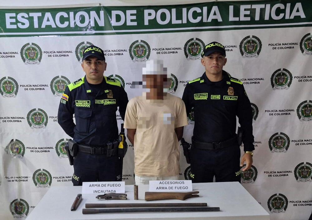 La policía nacional Captura a un ciudadano por porte ilegal de arma de fuego en el Amazonas