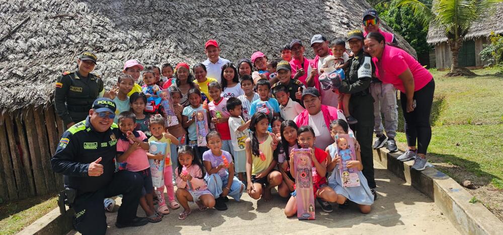 Con alegría y compromiso, la Policía Nacional celebró el Día de la Niñez en la comunidad indígena del kilómetro 11