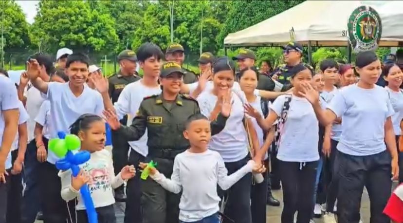 Policía Nacional acompañó celebración del Día del Niño en el Aeropuerto de Leticia