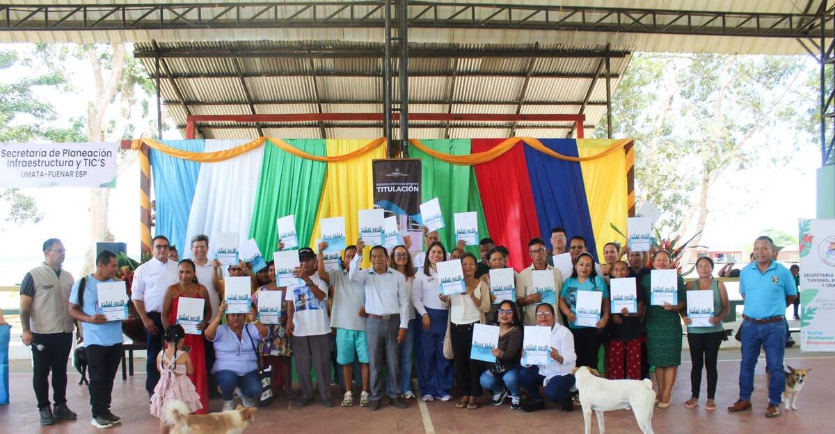 Puerto Nariño hace historia con la primera entrega gratuita de bienes inmuebles fiscales