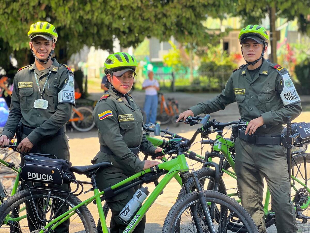 Policía Nacional en el Amazonas conmemora el Día Mundial de la Bicicleta promoviendo una movilidad segura y sostenible Policía Nacional en el Amazonas conmemora el Día Mundial de la Bicicleta promoviendo una movilidad segura y sostenible