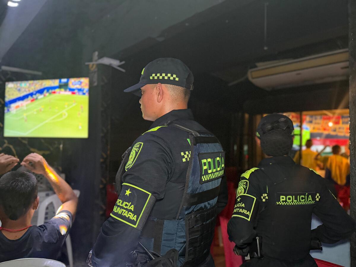 La Policía Nacional en el Amazonas acompaña a la comunidad para que la pasión por el fútbol se viva en paz durante el Mundial 2026