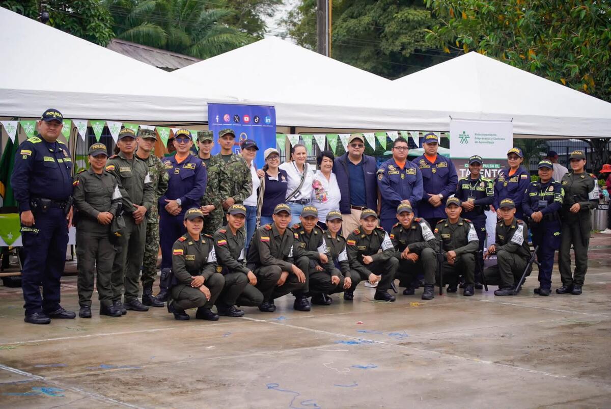 Policía Nacional acompaña el Mercado Campesino para fortalecer la economía local y el desarrollo rural en Leticia Policía Nacional acompaña el Mercado Campesino para fortalecer la economía local y el desarrollo rural en Leticia