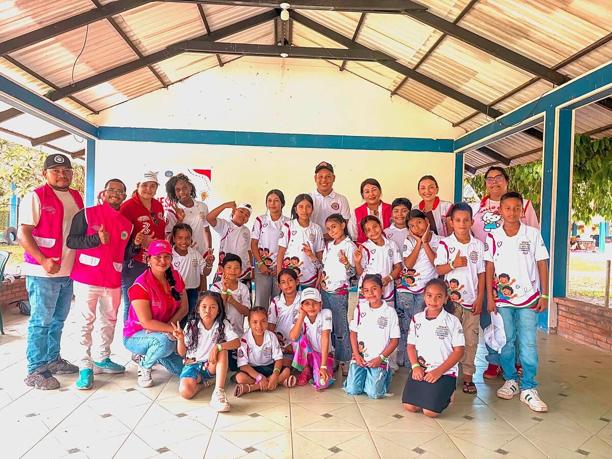 Escuchamos sus voces, fortalecemos su liderazgo y construimos juntos un Amazonas para la vida. 